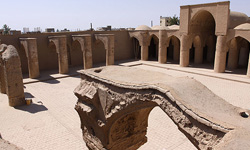 مرمت دیوار مسجد تاریخانه دامغان